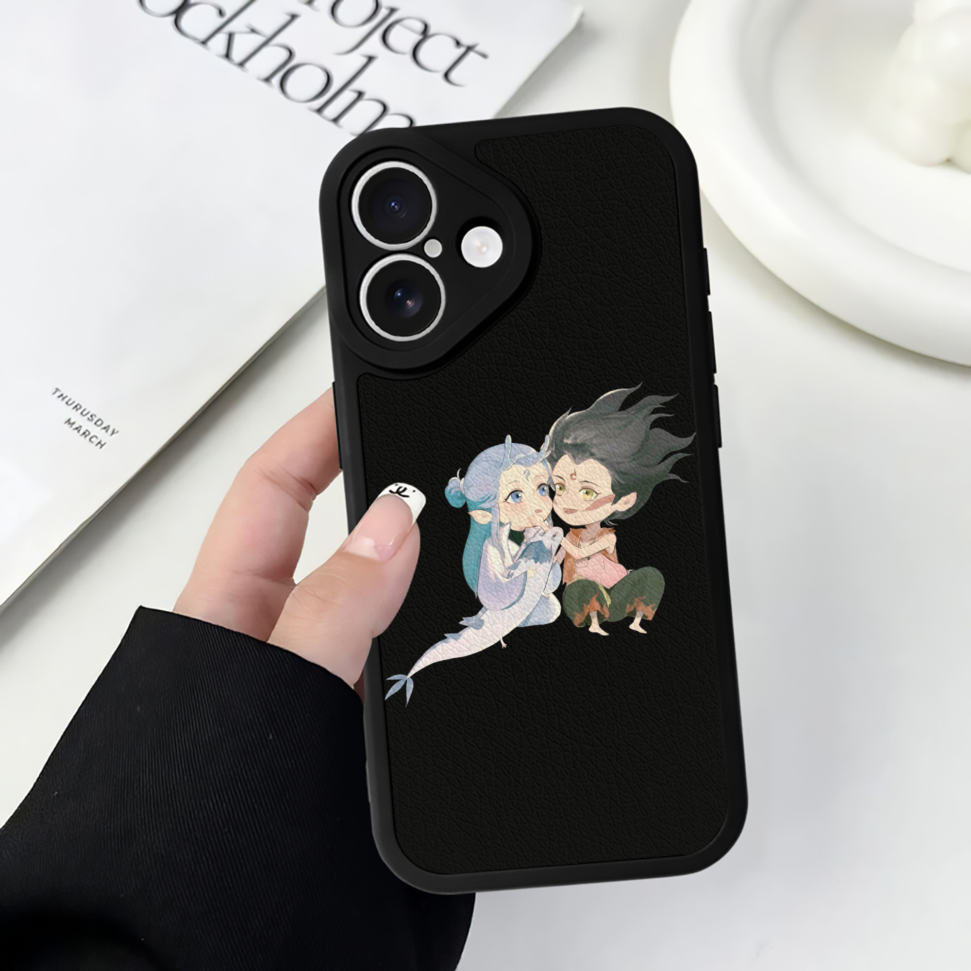 （画像用） Ne Zha 2 ナタ 魔童の大暴れ 【iPhone 16シリーズ対応】シリコンスマホケース（レザー調） 材質：シリコン